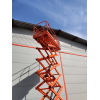 GROST Tower 500-11 DC с выдвижной платформой. Несамоходный подъемник  ножничного типа  с питанием от аккумуляторов.
